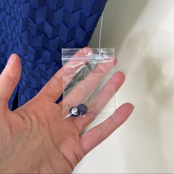 Modcloth Dress Blue Sleeveless VNeck Button Top Tie Waist Arrow Size Small NWOT - Picture 6 of 8